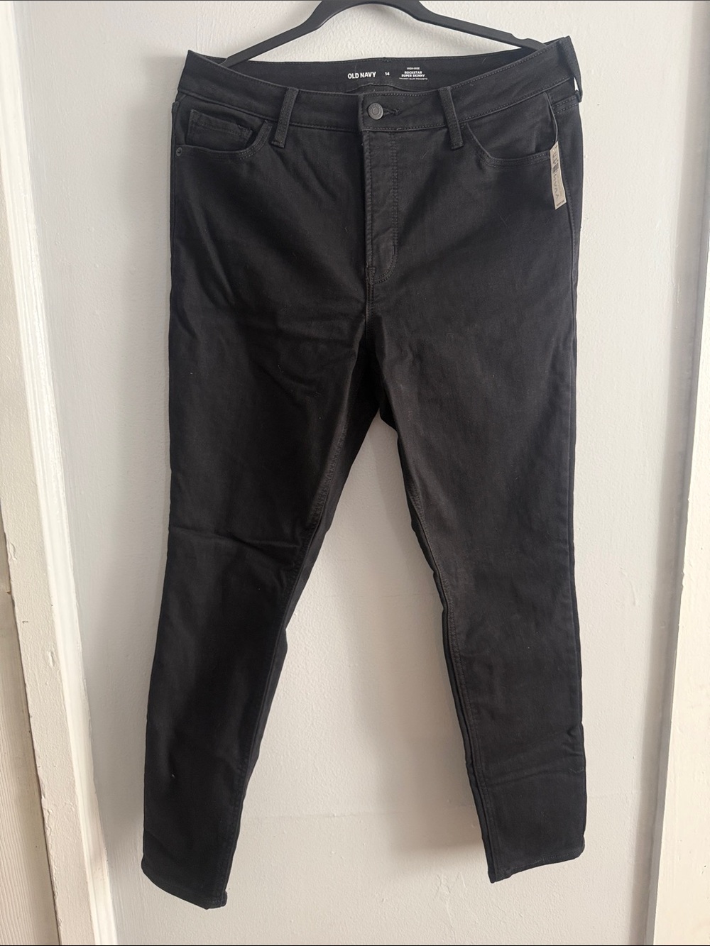 Old Navy Women's Skinny Jeans in Black